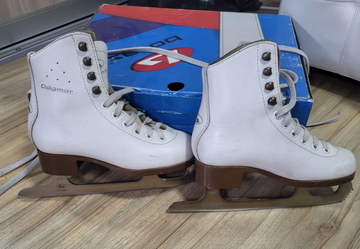 Коньки фигурные Botas