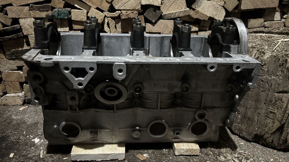 Продам блок цилиндров на ГАЗель эвотек (evotech)