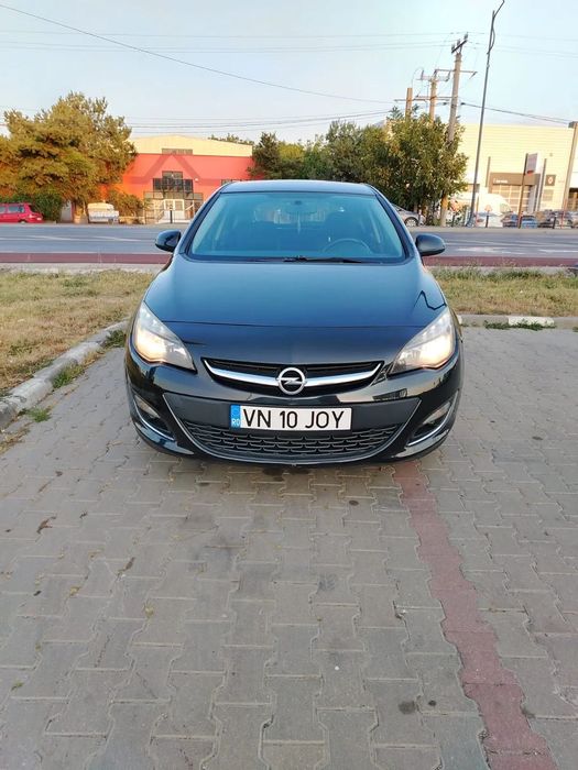 Opel Astra Opel Astra J 1.7 CDTI 110 CP – An 2013 – Euro 5 – Negru metalizat