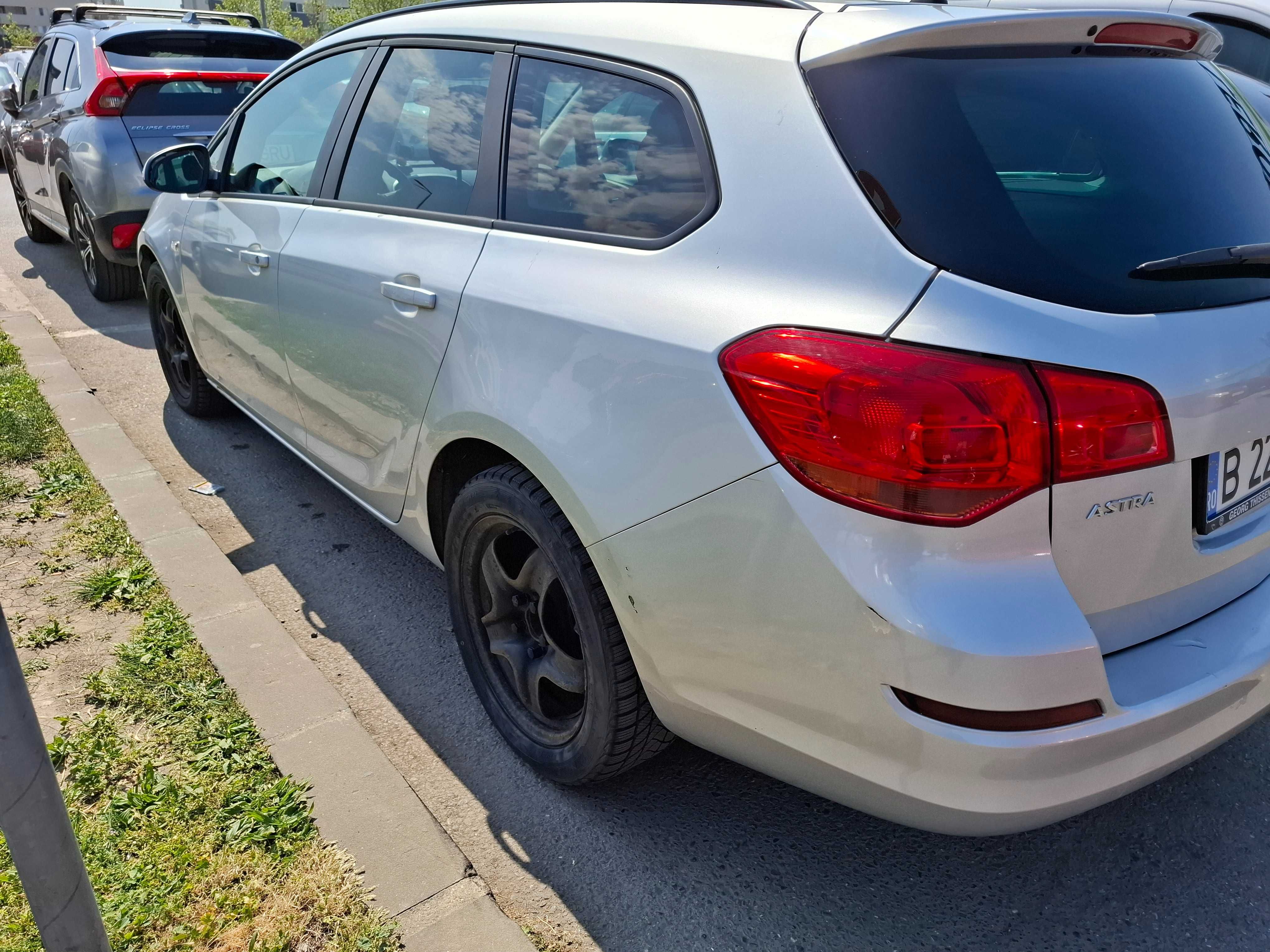 Vand Opel Astra J Sport Tourer 2011