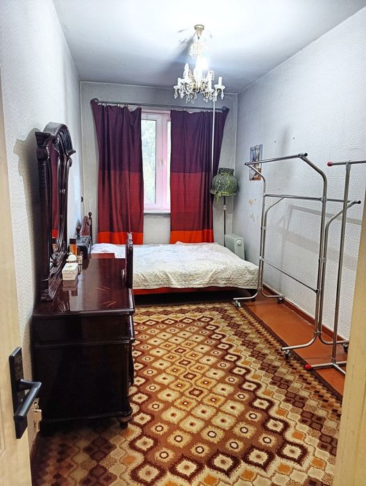 Аренда чил 17кв оринтир парламент 2 хона 3 этаж 4 этажлий дом