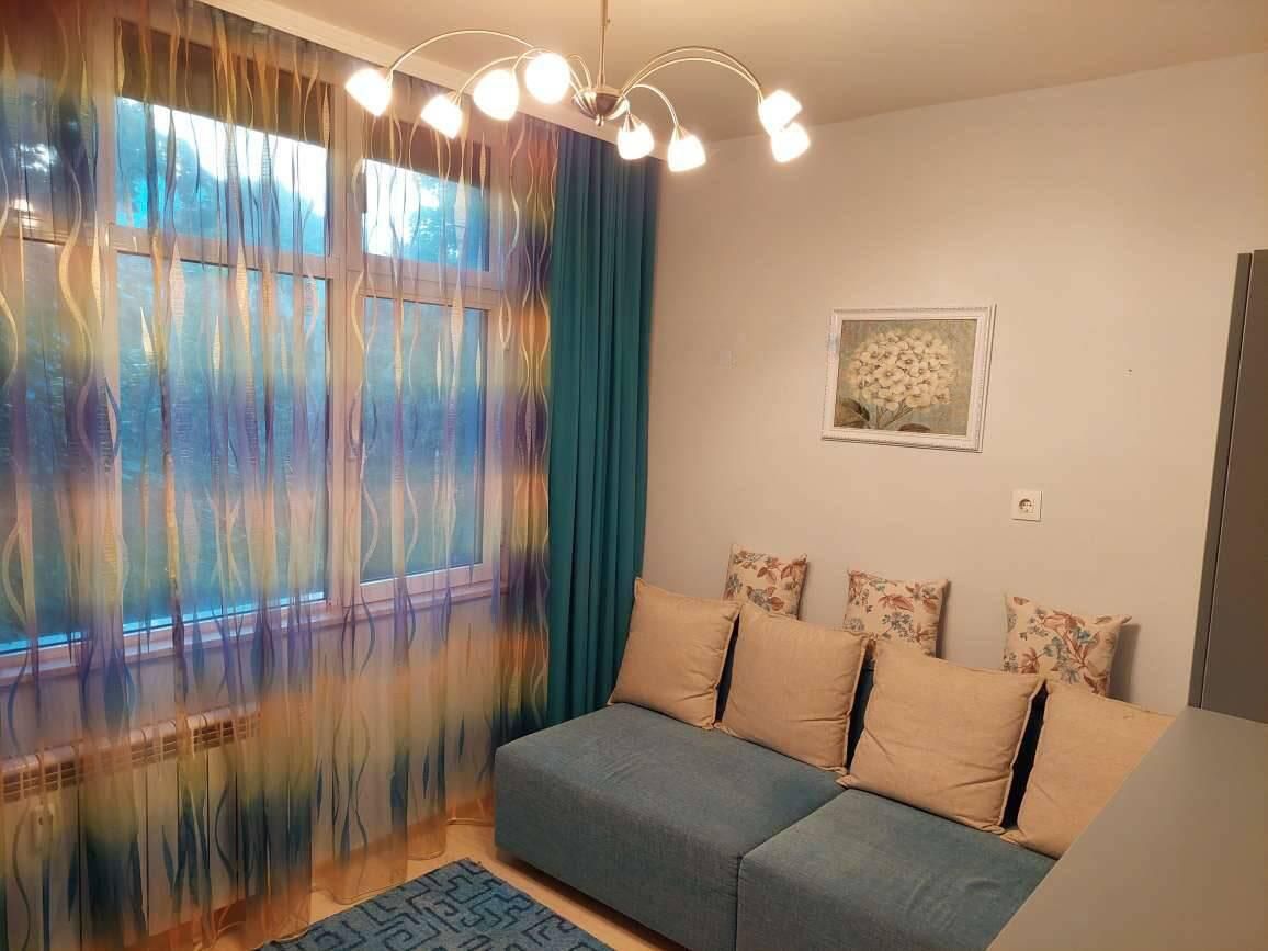 Дава се под наем Тристаен апартамент в Бургас, Лазур - 80 кв.м за 586.5 € - Снимка #3