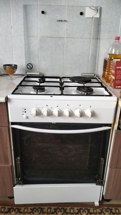 Продам газовую  плиту