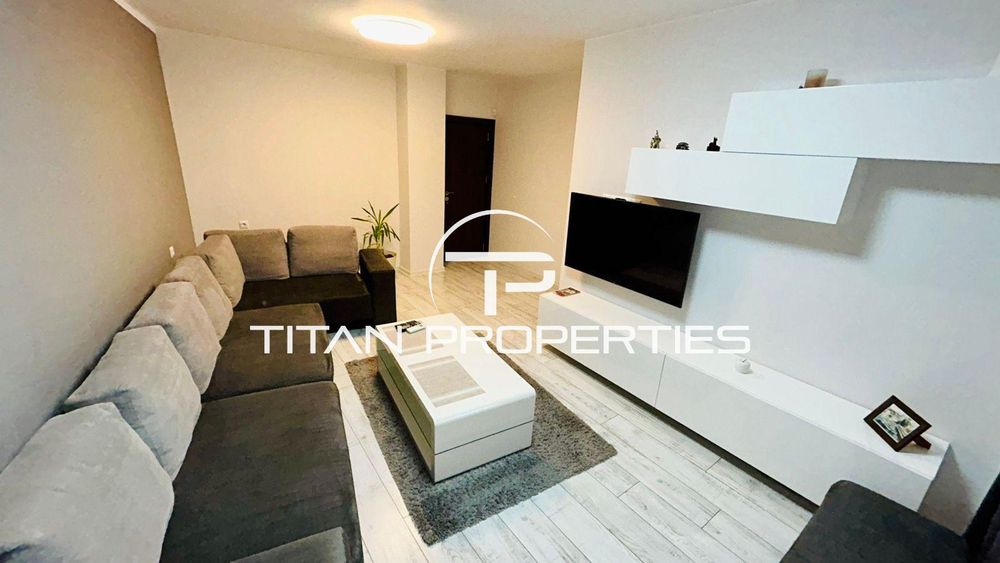 Дава се под наем Двустаен апартамент в Бургас, Център - 72 кв.м за 918 € - Снимка #1