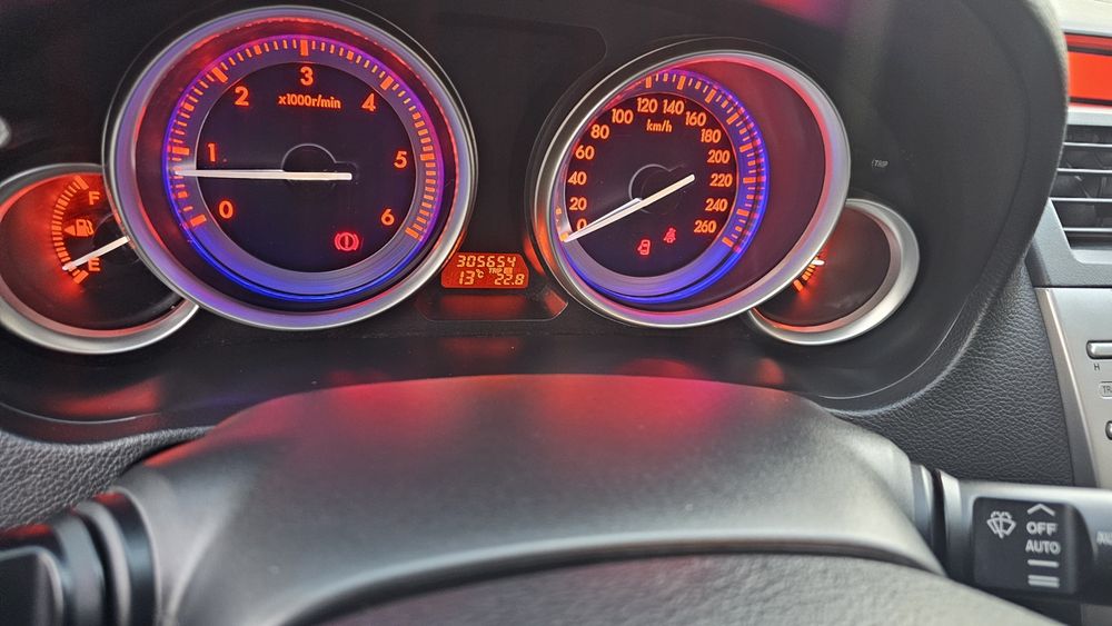 Mazda 6 2.0diesel  2750 euro