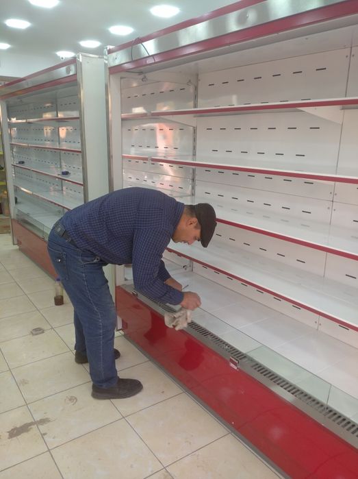 Витрина холодилник