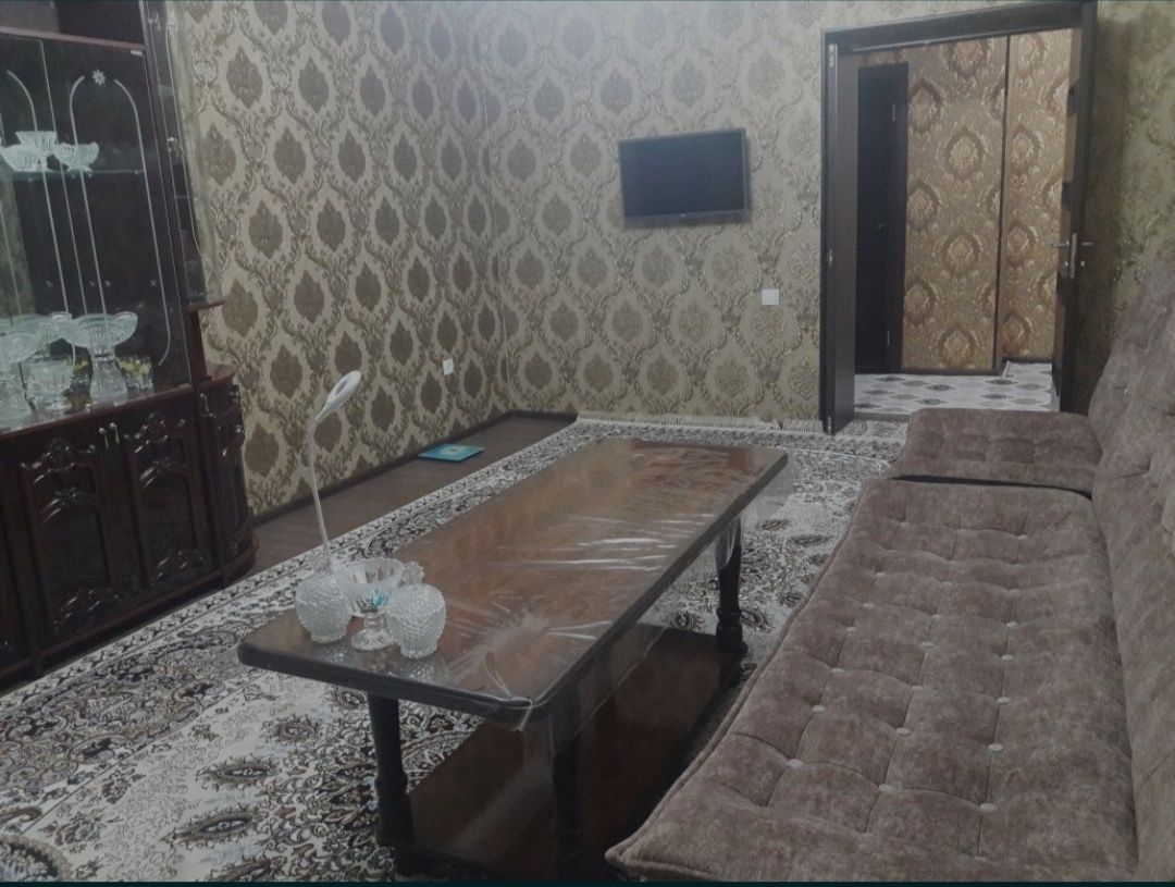 Нурафшонда 3 хонали квартира узок муддатга ижарага берилади