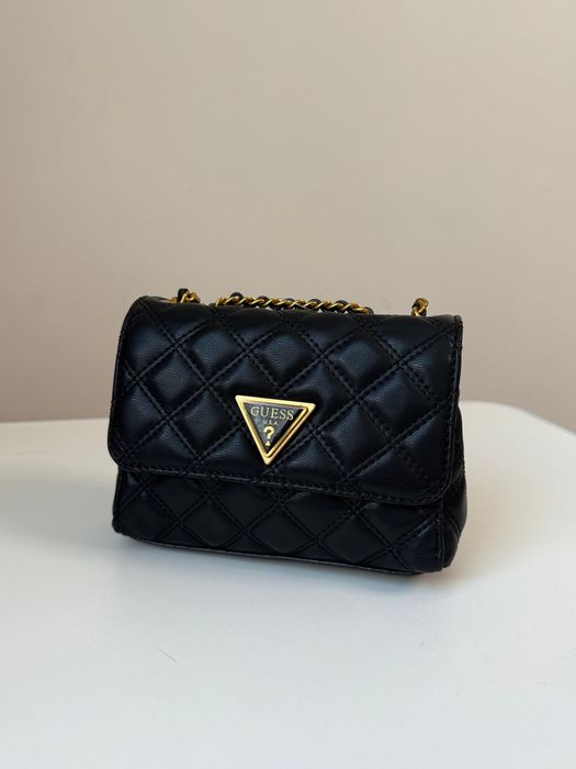 Сумки Guess и других брендов