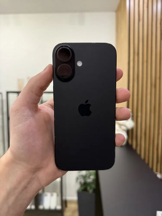 iPhone 16 in garantie, ca nou