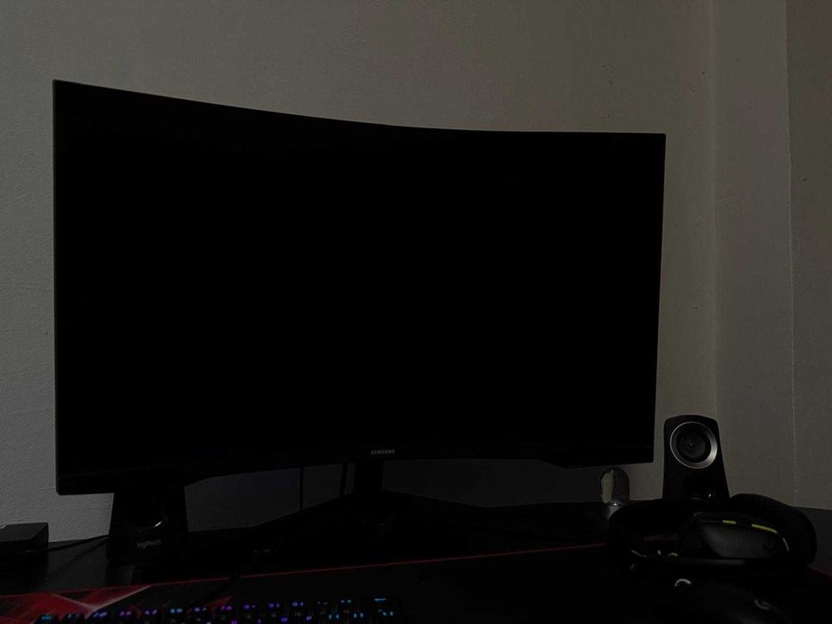 Vand monitor Samsung Odyssey G5