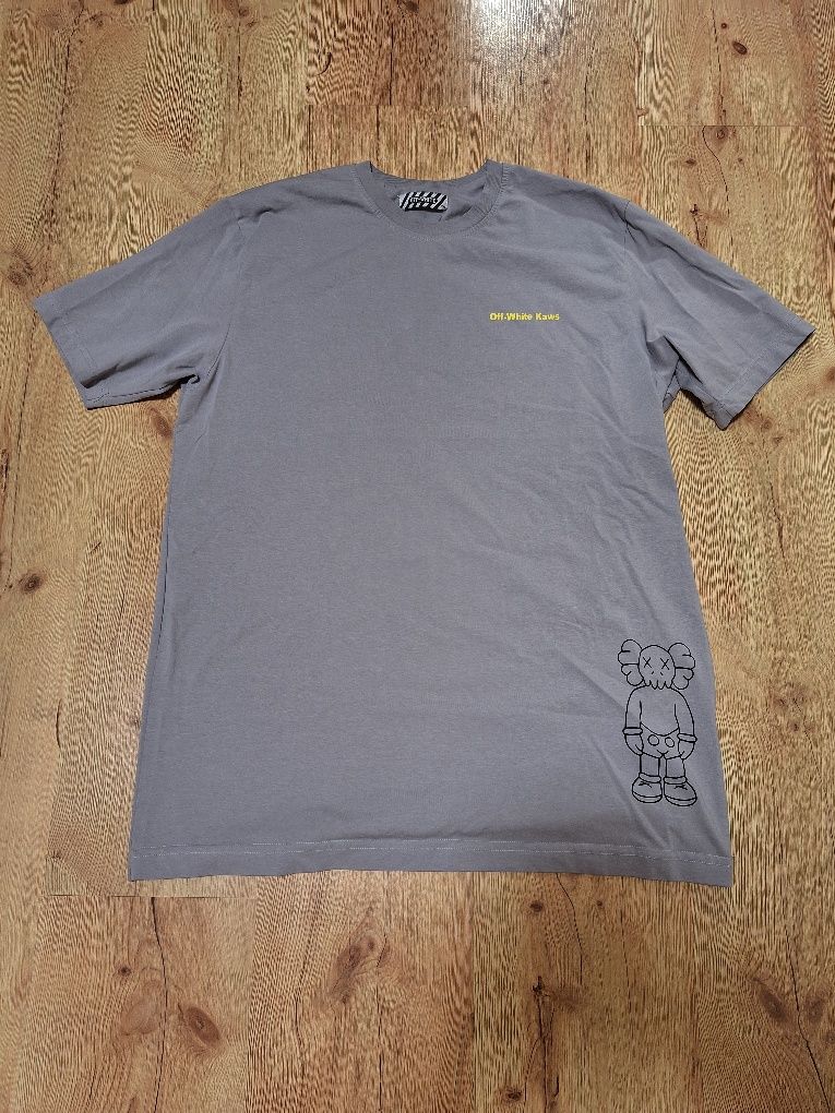 Off white X Kaws