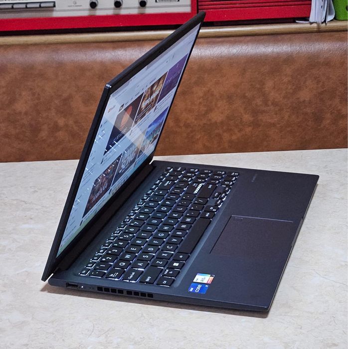 Laptop Asus Vivobook 15 i7 12th 16 gb ram garantie