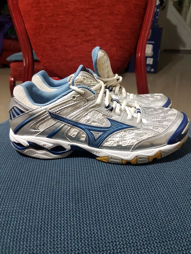 Vand Mizuno mărimea 39