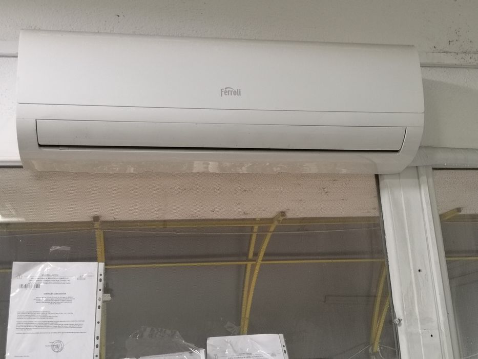 Vând aer condiționat Ferroli