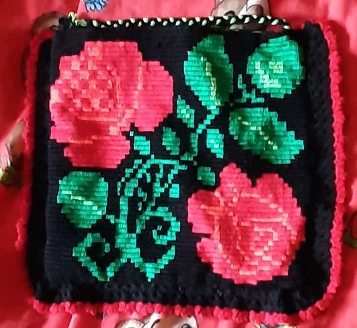 Traista cusuta manual cu mătase