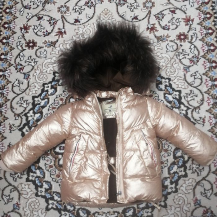 Продам зимнюю куртку на девочку, очень тёплая, внутри флис, турецкая