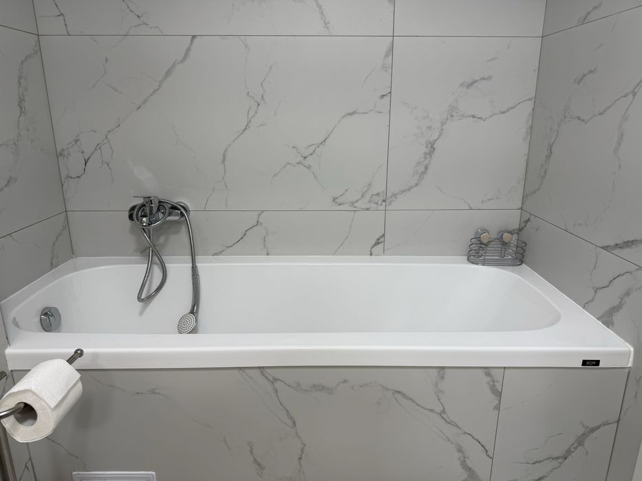 Inchiriez apartament 3 camere, nou, Prima Urbana 3