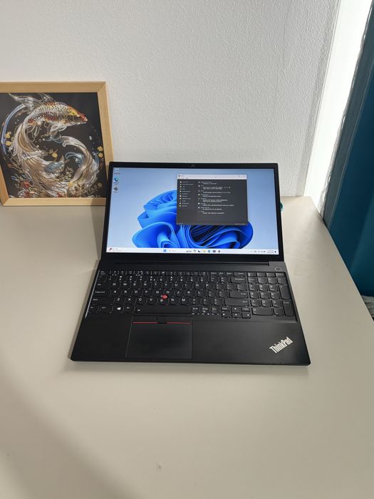 Lenovo E15• 15,6• i5-11 Th gen• 16gb ram• SSD 256• bateria 5 ore