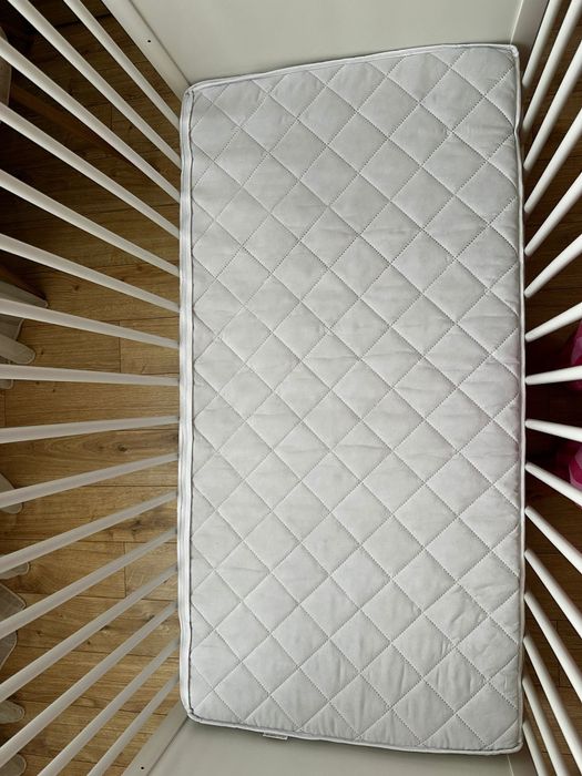 Patut Ikea impecabil cu saltea + cadouri