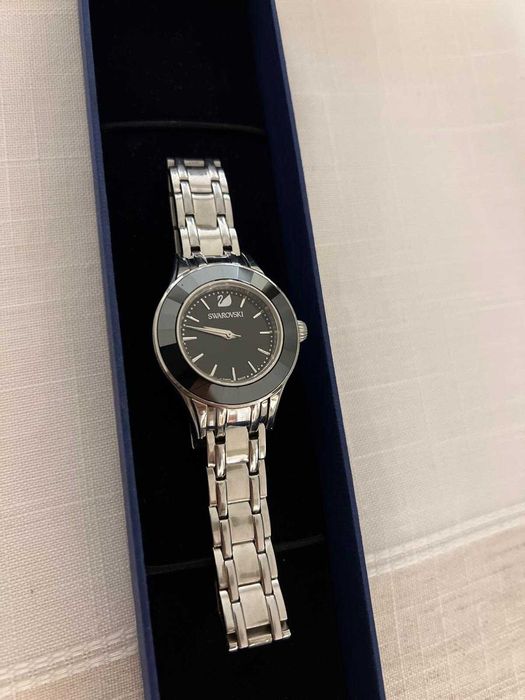 Ceas Swarovski de damă, argintiu