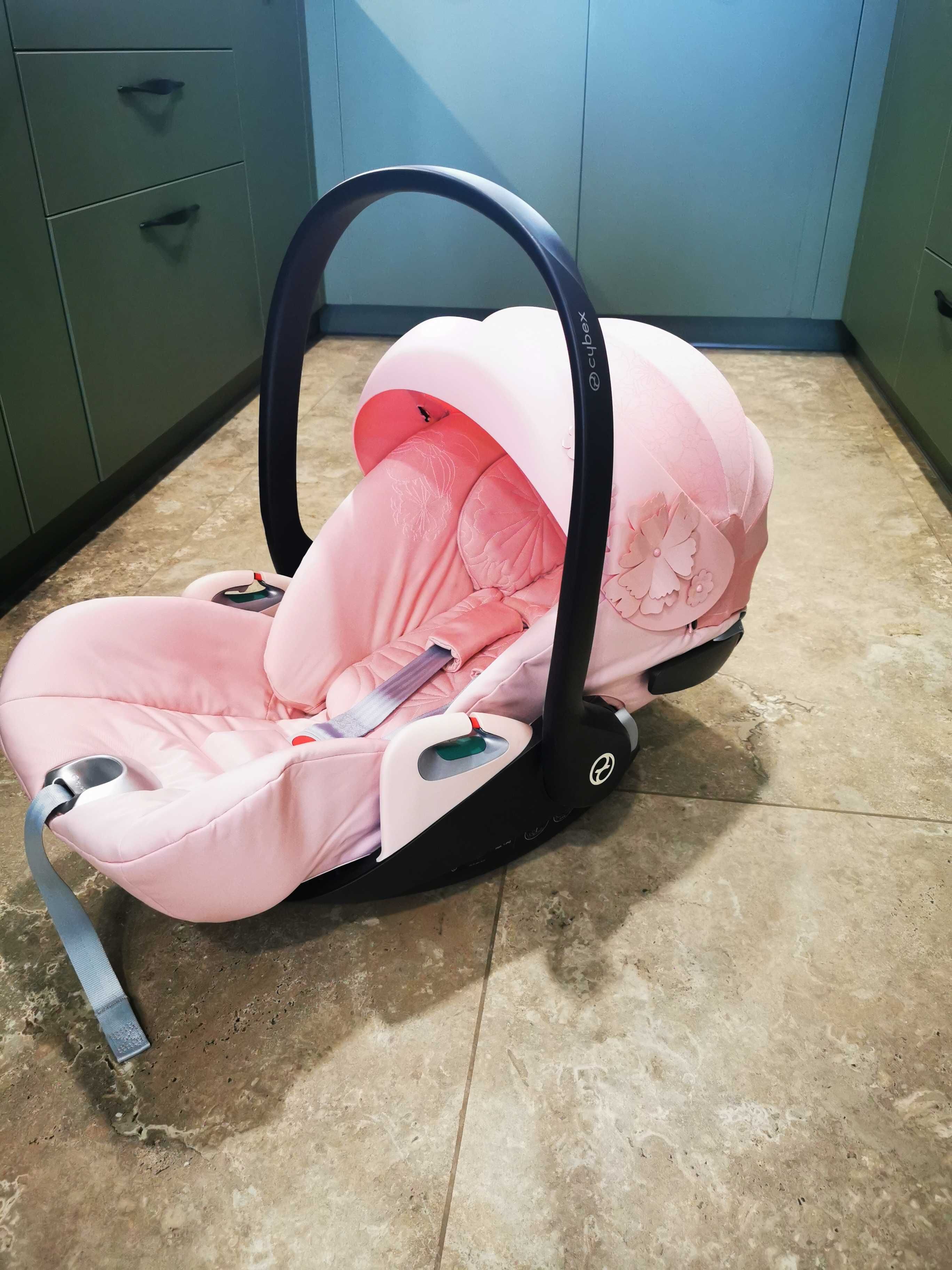 Кошче за кола Cybex Cloud Z2 I-Size Simply Flowers