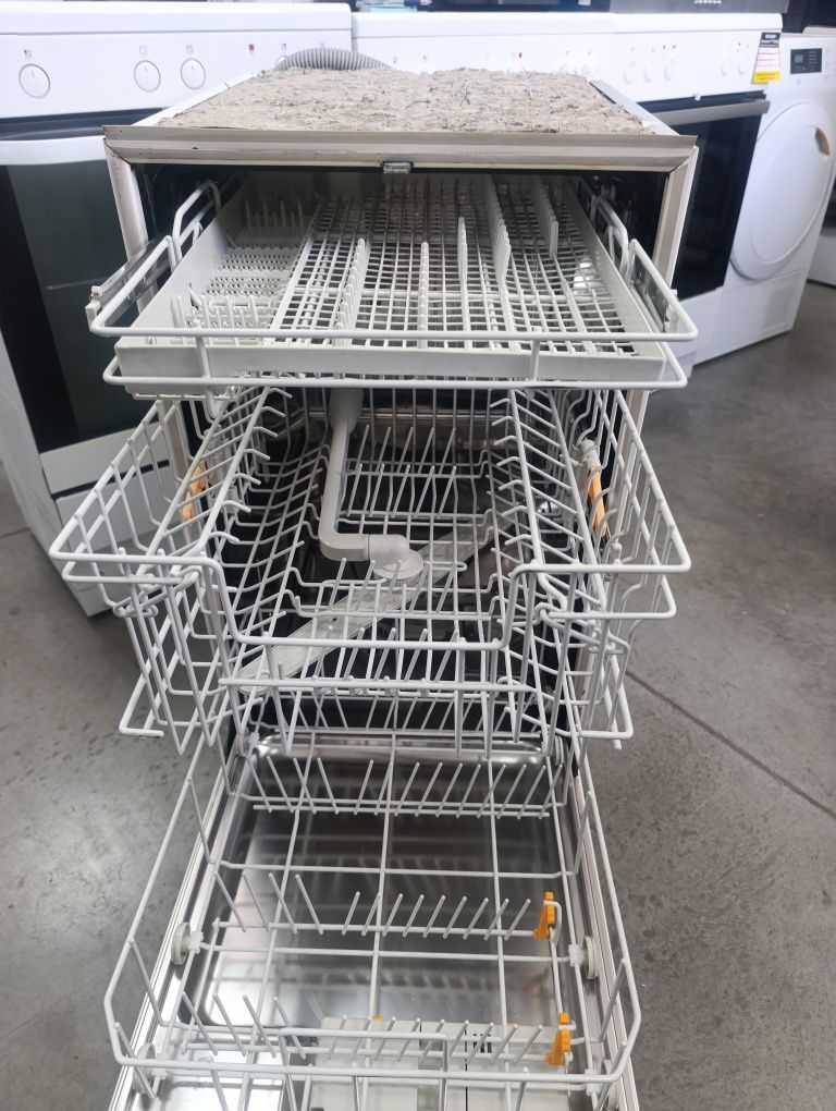 Съдомиялна Miele 45см за вграждане