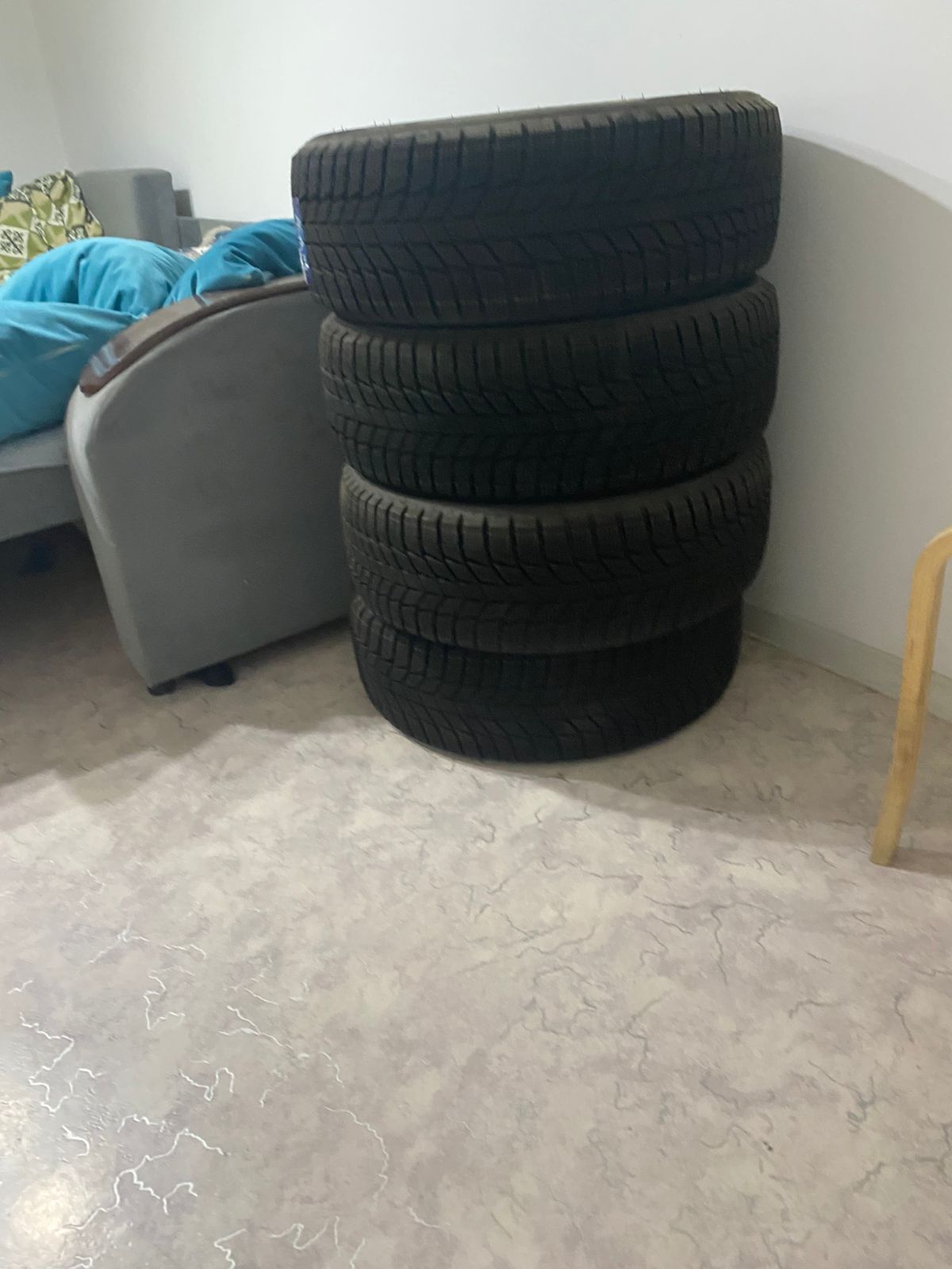 Продам зимние шины