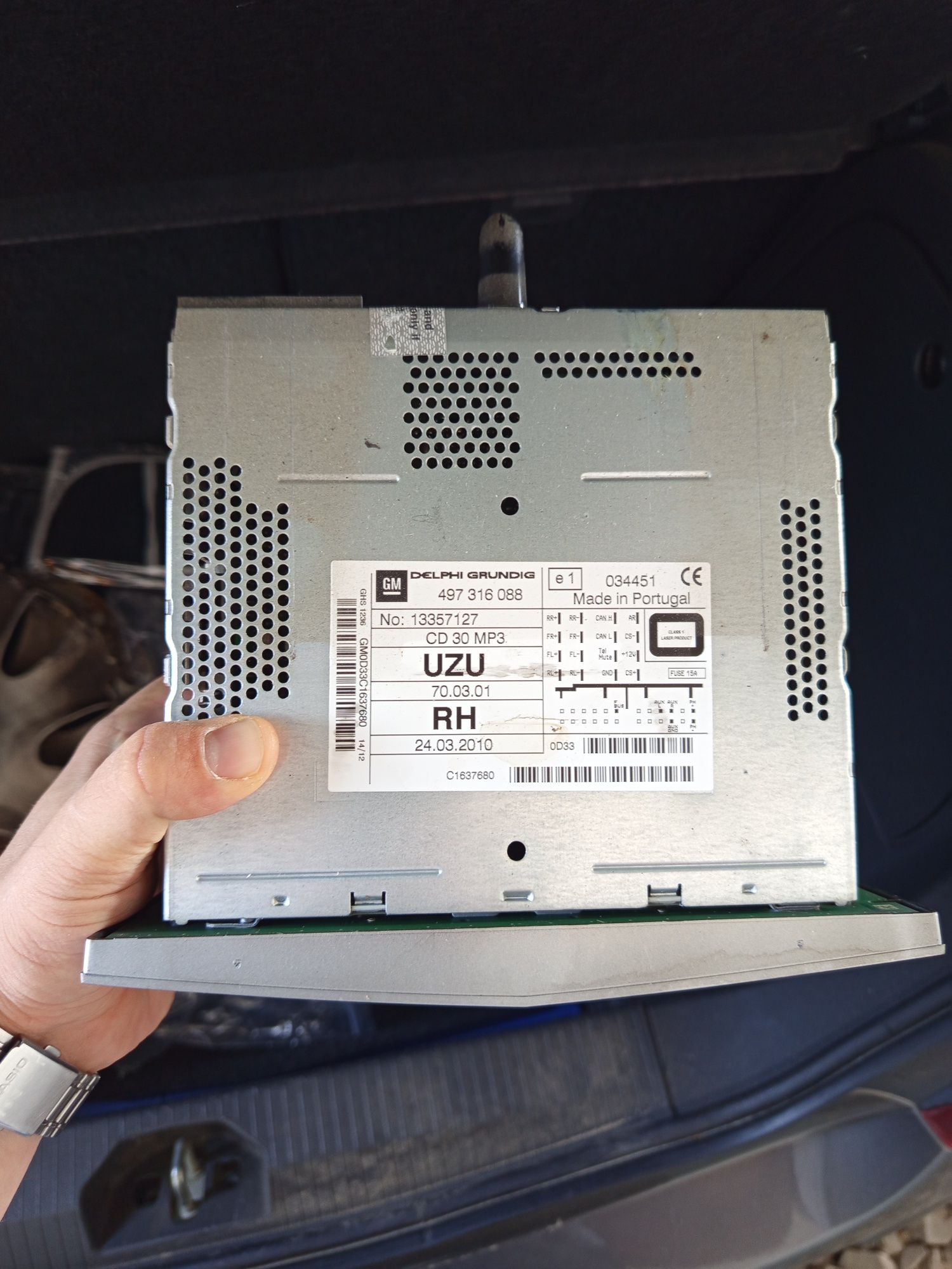 Оригинално радио Delphi Grundig CD 30 MP3 за Opel Corsa D, Astra H, Z