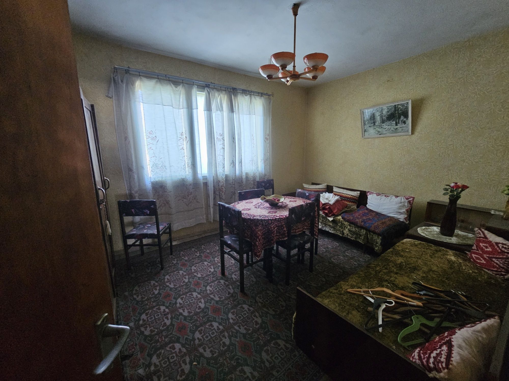 Продаваме етаж от къща и партер град Белослав