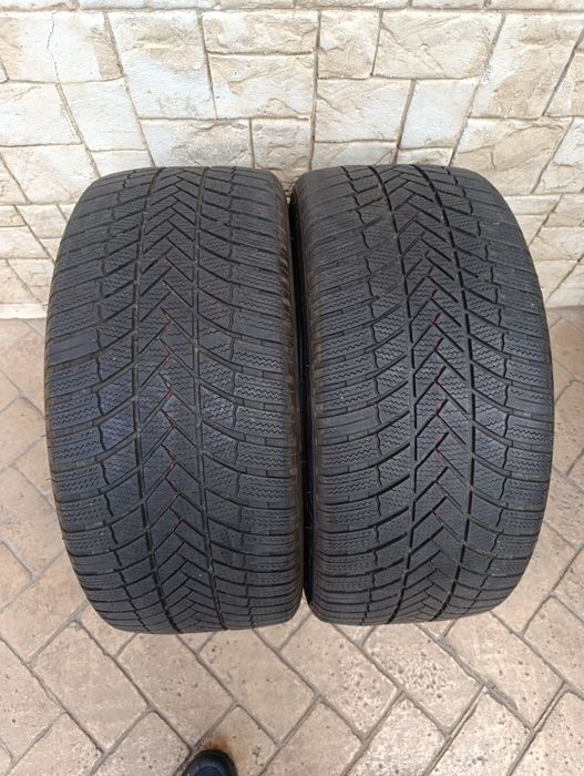 Зимни гуми Bridgestone 245/45/17 dot 4021