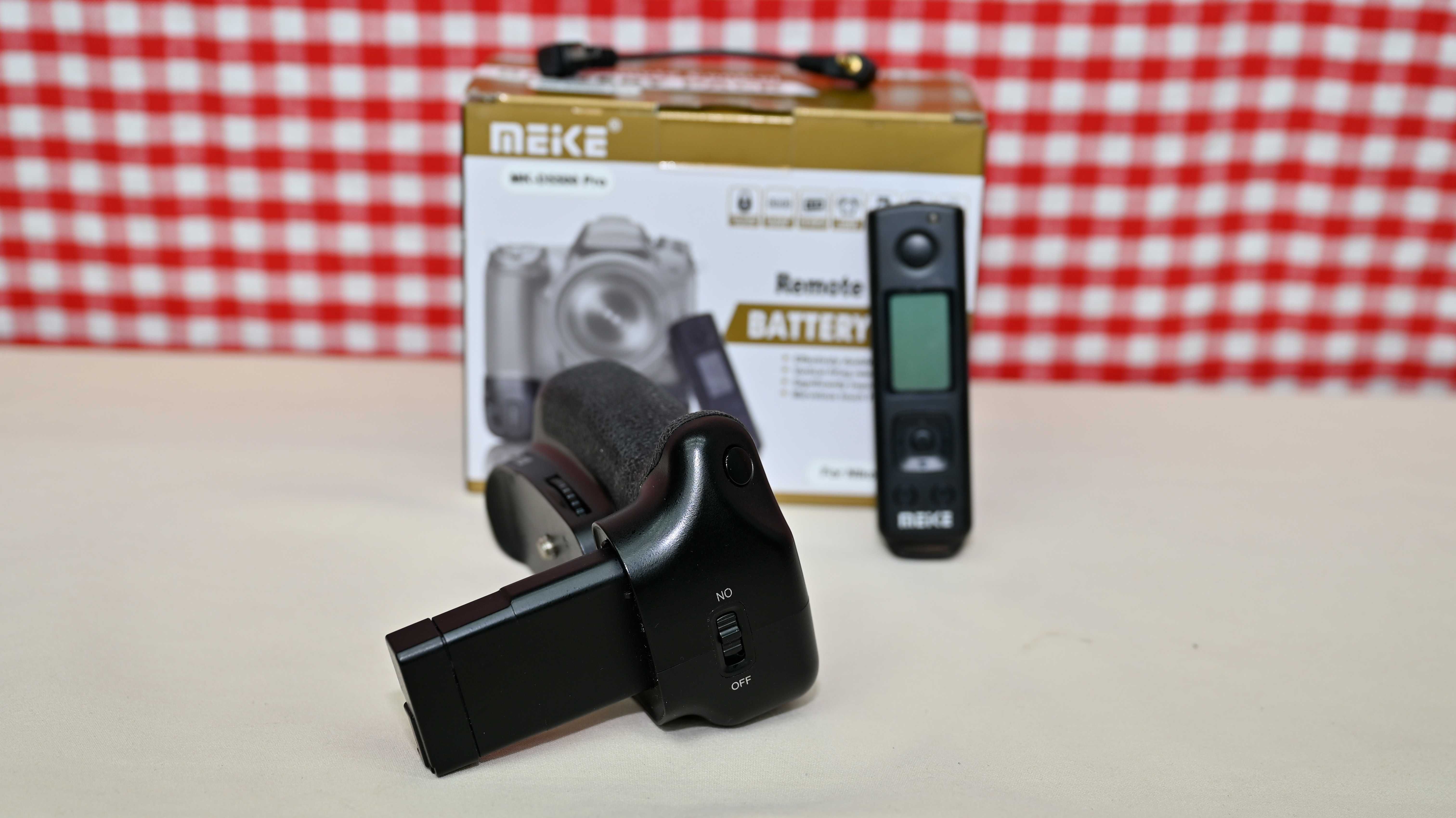 Grip pt Nikon, MeiKe MK-D5500 Pro + Telecomanda Wireless