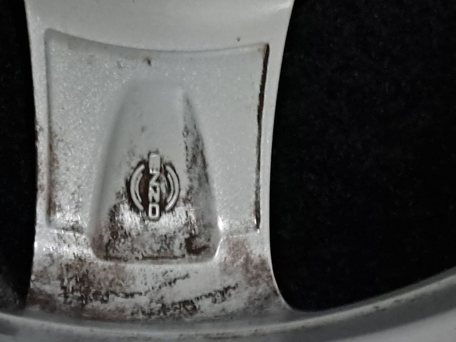 Jante aliaj originale R15 5x112  Enzo cu anvelope iarna.