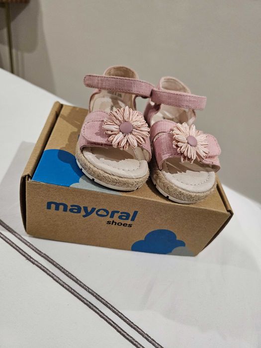 Сандали Mayoral с маргаритка