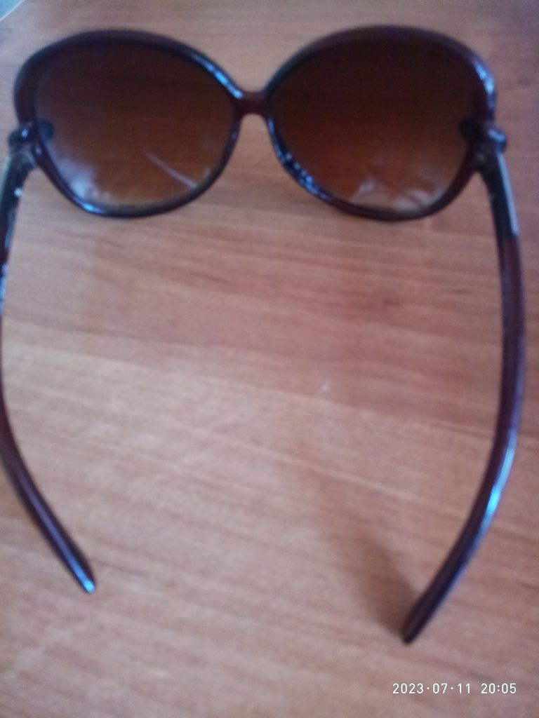 продам солнцезащитные женские очки 500