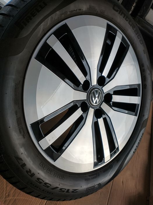 Jante 17  VW Passat B8 B7 R17  model Montpelier - Impecabile