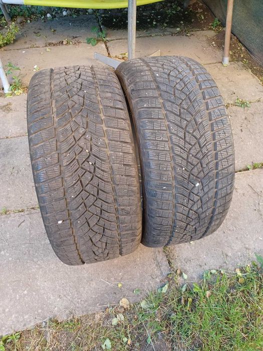 Зимни Гуми 255/40/19 100V 2бр. GOODYEAR като нови 7мм