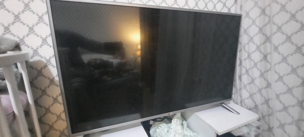 Телевизор смарт LG 96 см (42 дюйма)