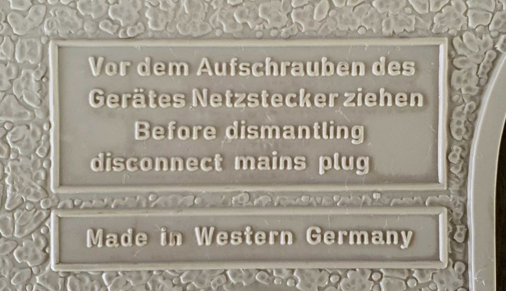 Magnetofon Telefunken pe lampi