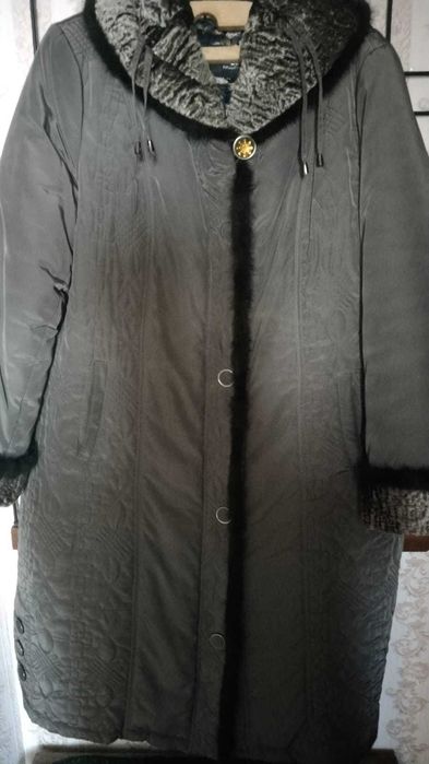Продам зимний женский пуховик  р. 52,новый. Очень тёплый.