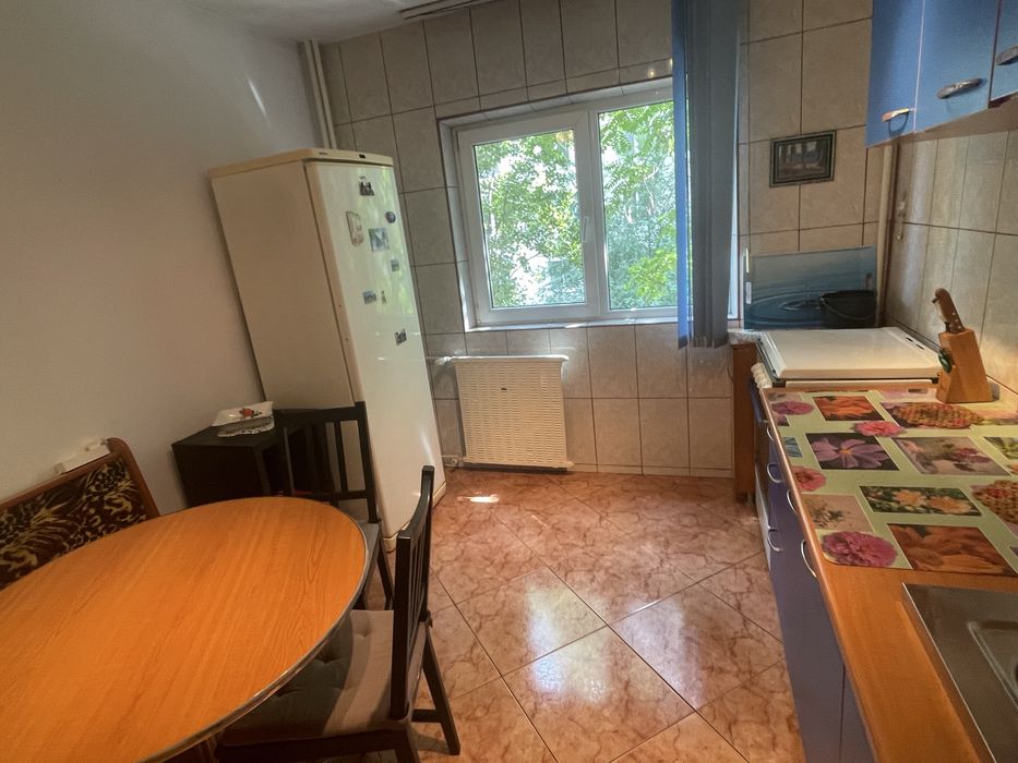 Inchiriez apartament două camere,zona drumul taberei