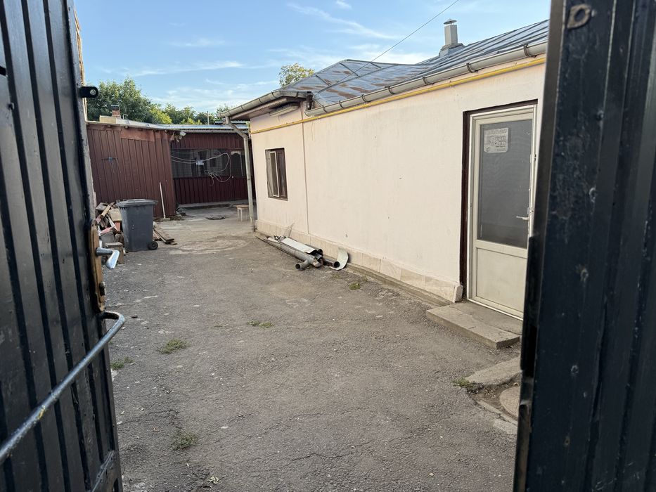 Casa de Inchiriat +Hala de 80MP ( Ideala pentru afaceri sau muncitori