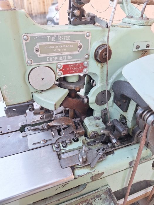 Vand masina de cusut butoniere