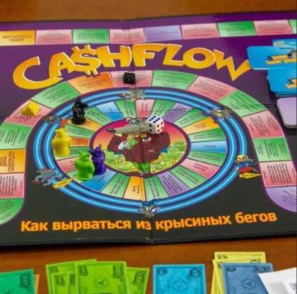 продам трансформационную игру Кэш флоу
