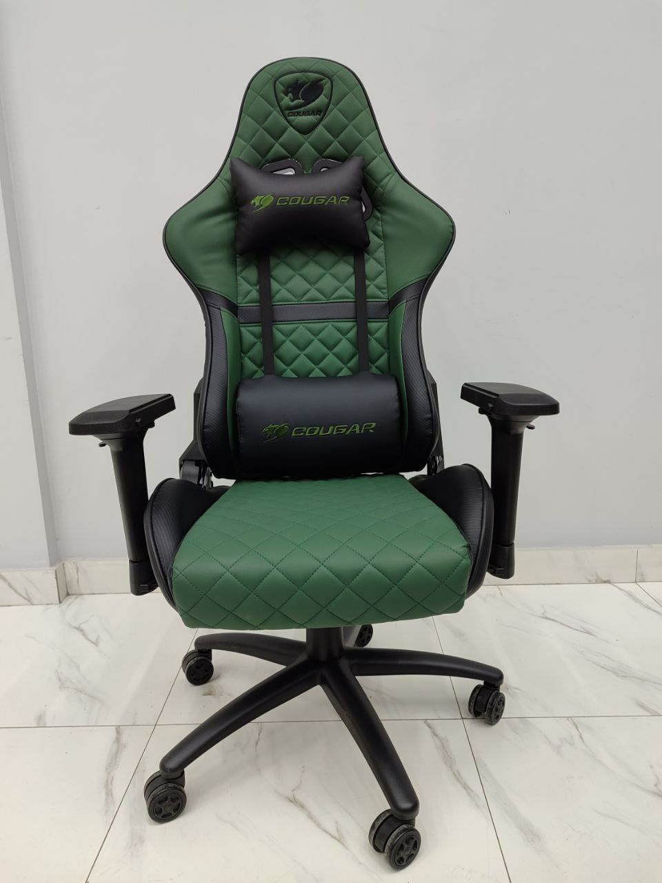 Кресло для геймеров компьютерные игровые кресло модель Cougar