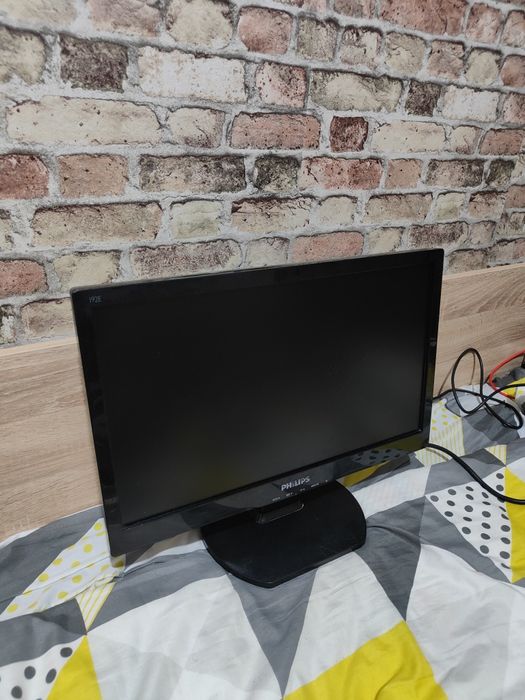Монитор Philips 18.5"
