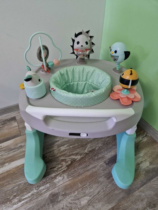 Мобилен център за игра Tiny Love / проходилка