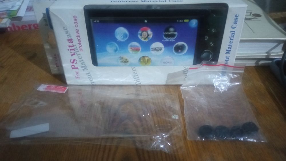 Аксессуары для приставки PS Vita