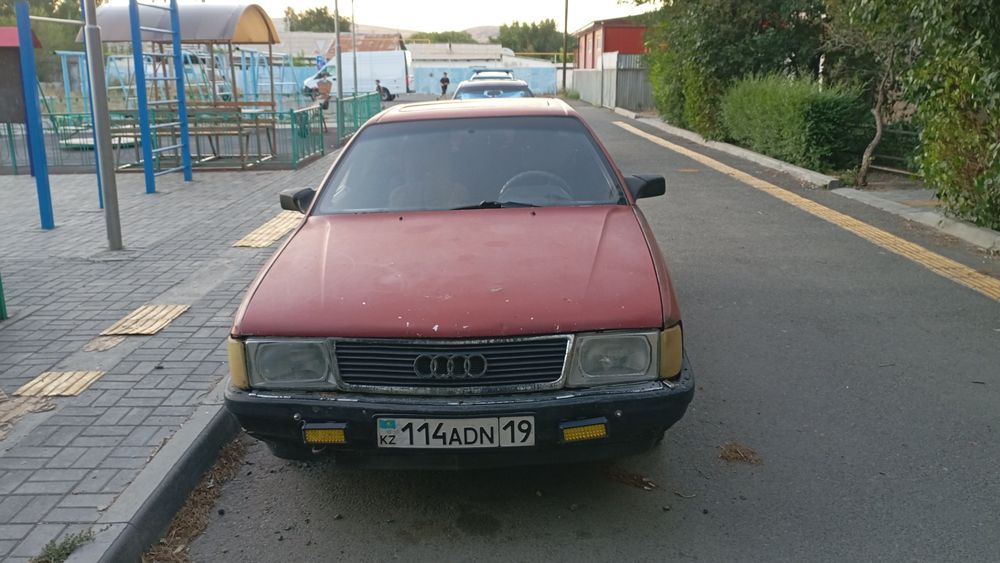 Ауди 100 с 3 селедка