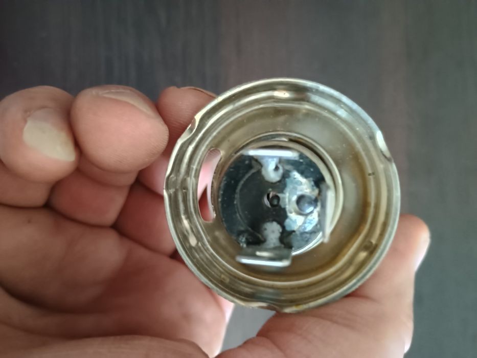 Продавам крушка 12v 45/40 w