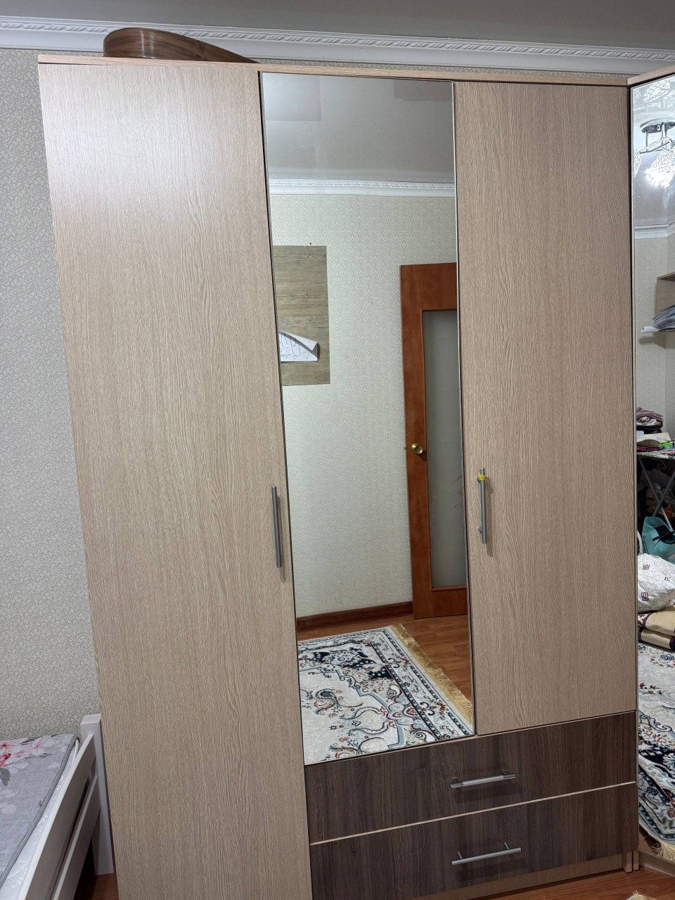 Шкаф угловой большой